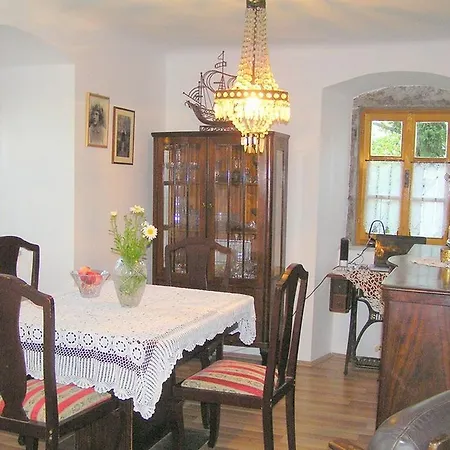 Camellia & Magnolia Apartment