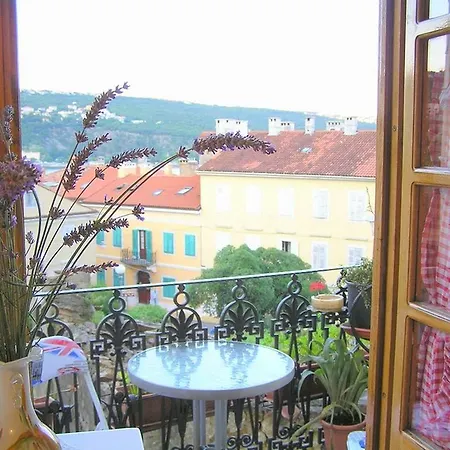 아파트 Camellia & Magnolia